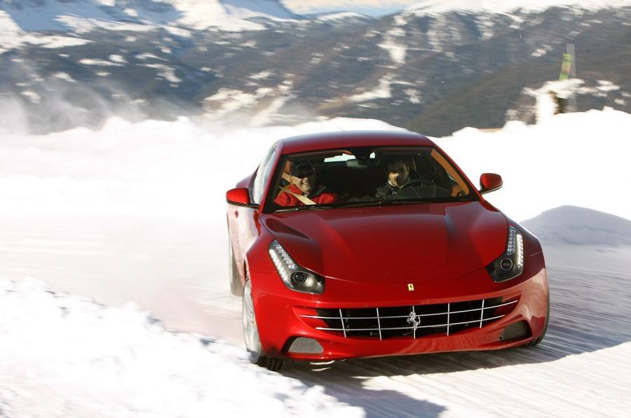  Ferrari FF 2011 года  (фото 158 из 195)